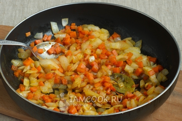 Goreng bawang dengan wortel