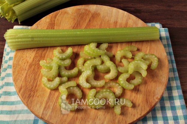 Nakrájejte celer