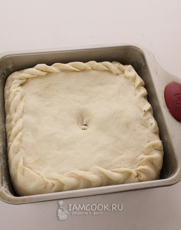 Cover the filling with a batter
