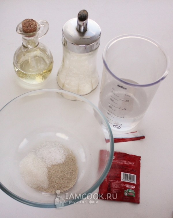 Mix yeast, salt and sugar