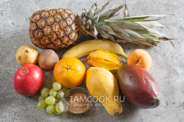 Ingredienti per insalata magra con ananas
