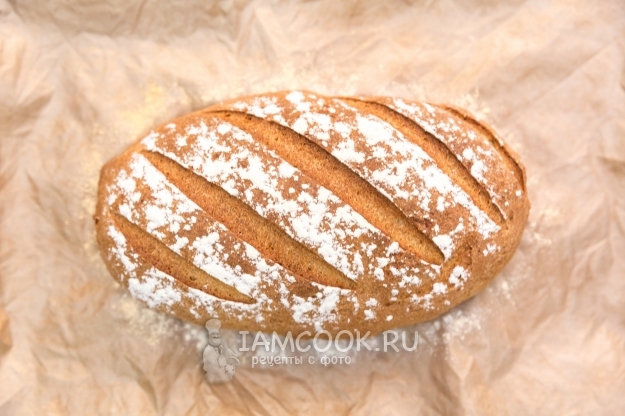 オーブンでの小麦 - ライ麦パンの写真