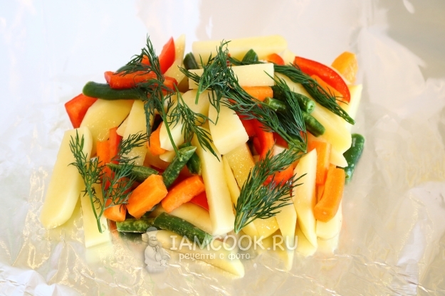 Βάλτε τα λαχανικά με άνηθο στο φύλλο