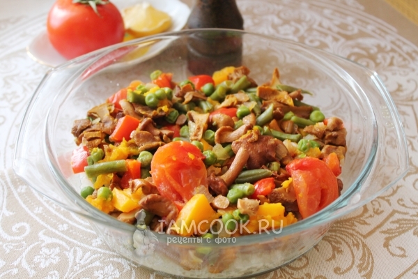 मशरूम और सब्जियों के साथ तैयार चावल