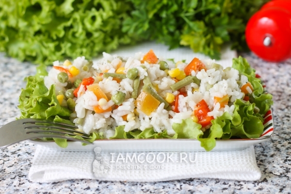 Foto af ris med frosne grøntsager