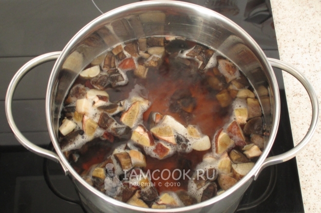 Cocine el caldo de hongos