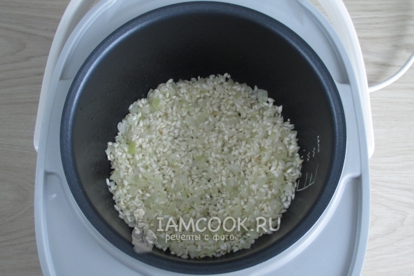 Ориз ориз с лук