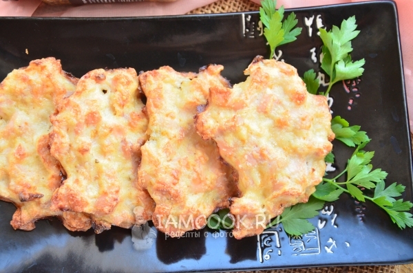 Photo of chopped chicken cutlets in the oven (from chicken breast)