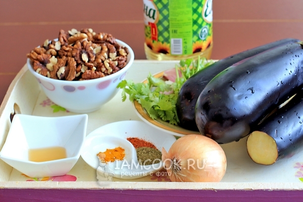 Ingredients for satsivi from aubergine in Georgian