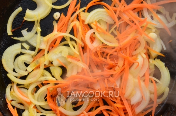 Goreng bawang dengan wortel