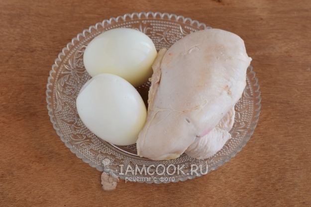 Vařené kuře a vejce