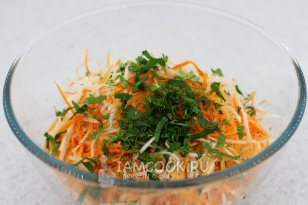 Resep untuk salad lobak putih dengan wortel