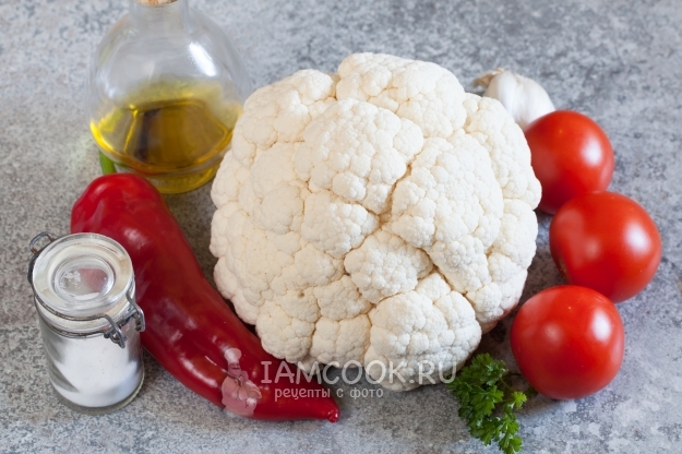 Ingredientes para ensalada de coliflor con tomates