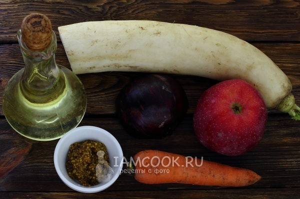 Bahan-bahan untuk salad daikon dengan wortel dan apel