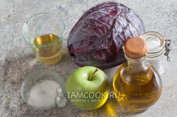 Ingredienser til rød (rødkål) salat med æble