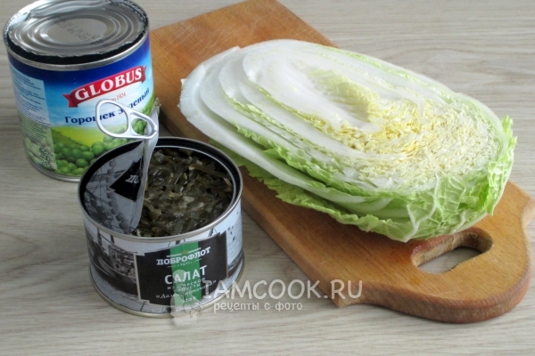 Συστατικά για τη σαλάτα από τη θάλασσα και το λάχανο Pekinese