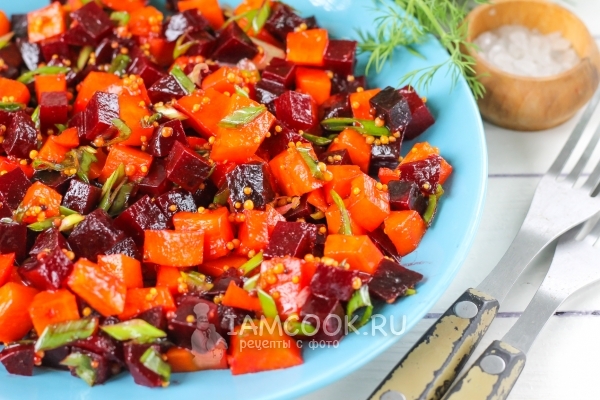 Foto salad dari bit rebus dan wortel