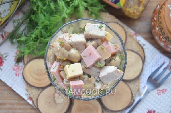 火腿和蘑菇沙拉“Ludmila”食谱
