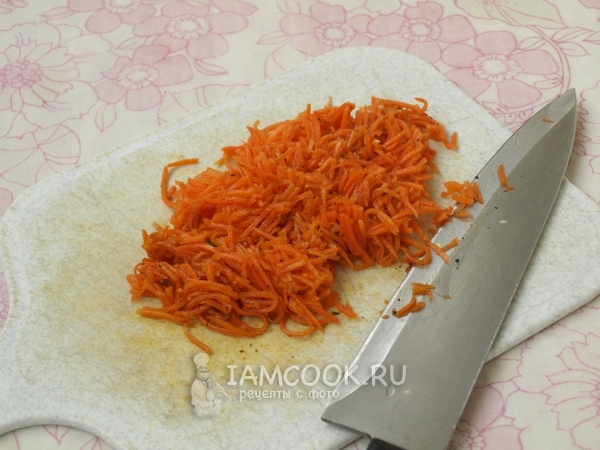 Cortar zanahorias coreanas