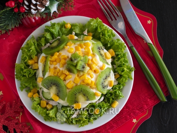 Salaatti kiivi, kana ja juusto