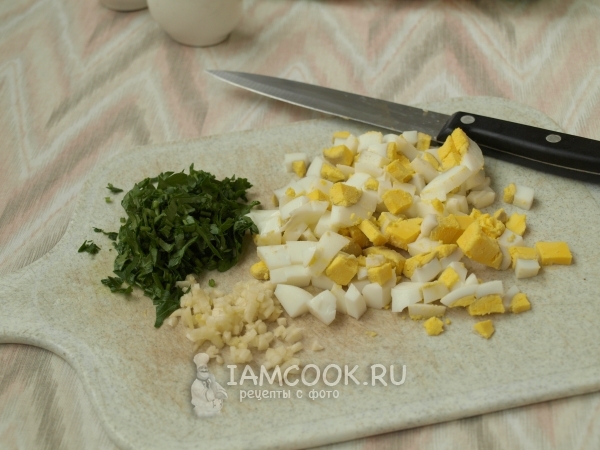 Giling telur, sayuran, dan bawang putih
