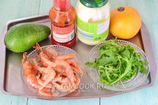 Složení na salát s krevetami, avokádem a grapefruitem