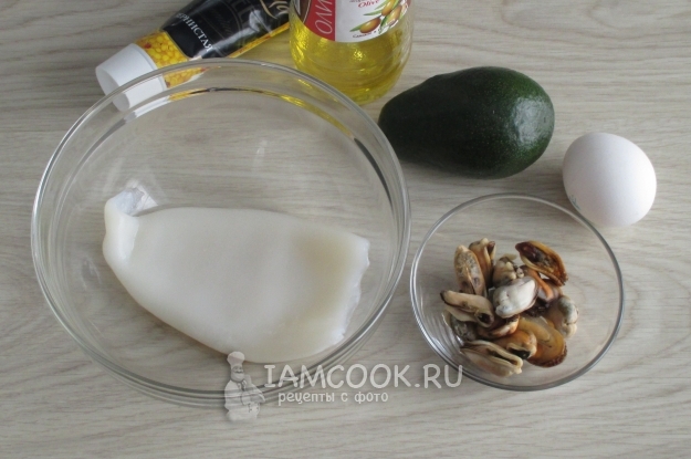 Ingredientes para ensaladas con mejillones y calamar