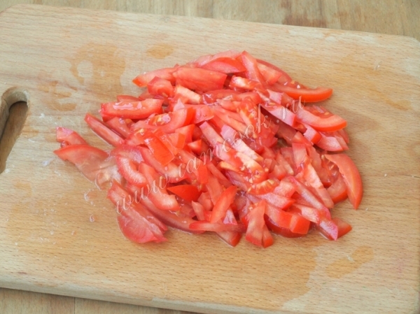 西红柿切成薄片