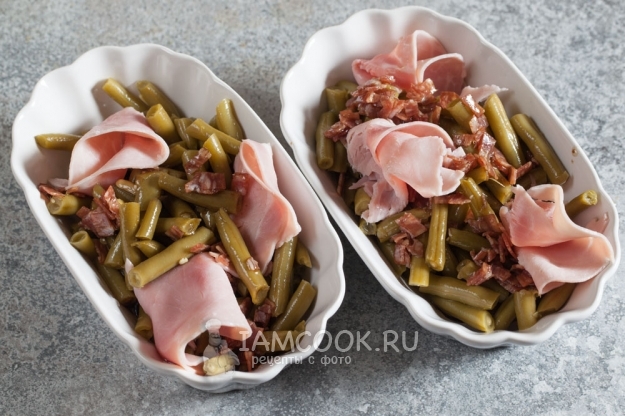 Photo of a salad with green beans and ham