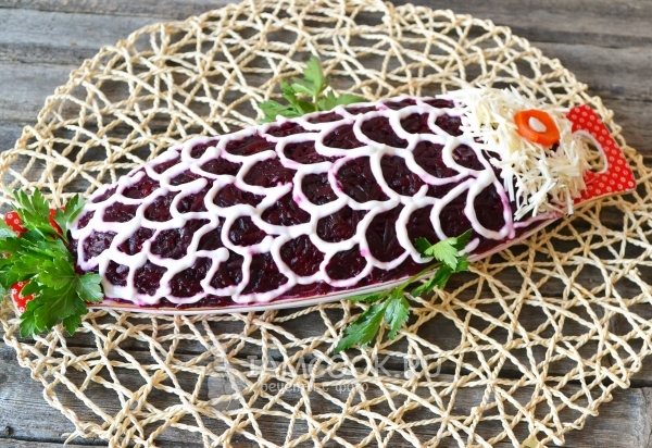 沙拉食谱“裘皮大衣下的鲱鱼”
