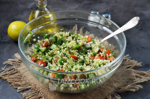 Foto von einem Salat Tabula mit Bulgur