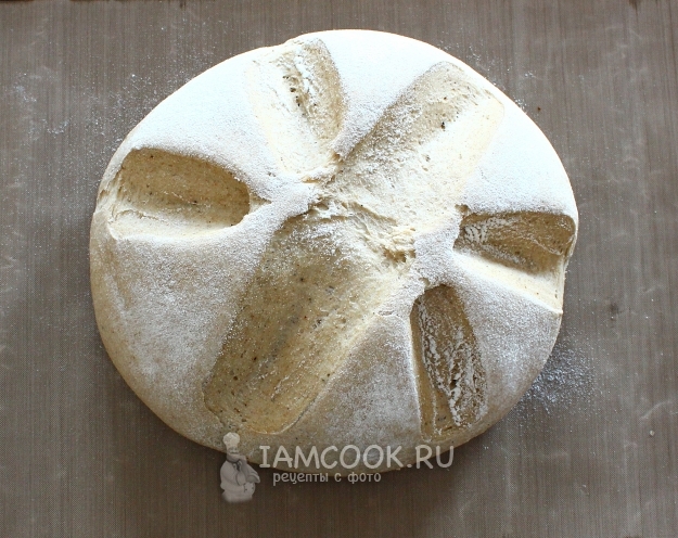 Foto šedého chleba v troubě