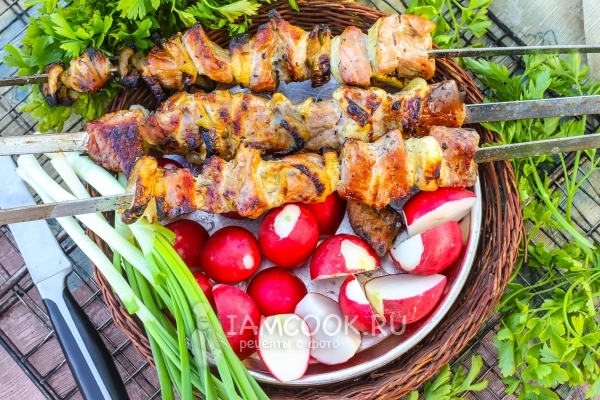 कार्बोनेट (कार्बोनेट) से शिश कबाब का फोटो