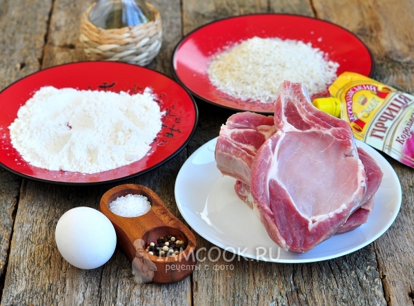 Ingredienser til schnitzel fra svin loin på knogle