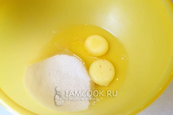 Verbinde die Eier mit Zucker