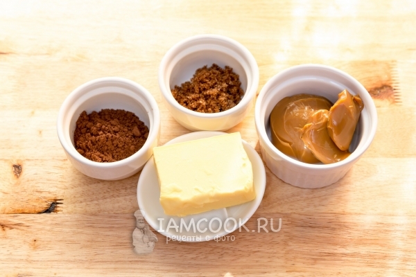 Ingredients for chocolate sauce on boiled condensed milk
