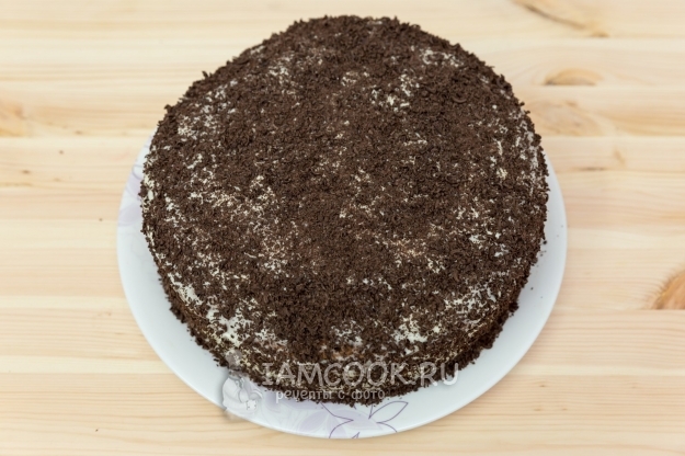 Fotografie čokoládového dortu s jahodami a čokoládou