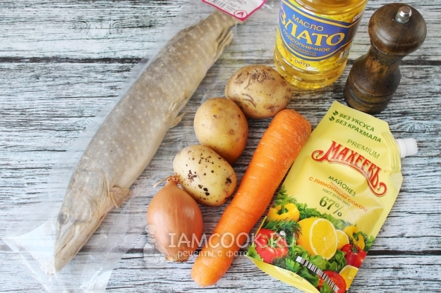 Ingredients for pike with potatoes and mayonnaise in the oven
