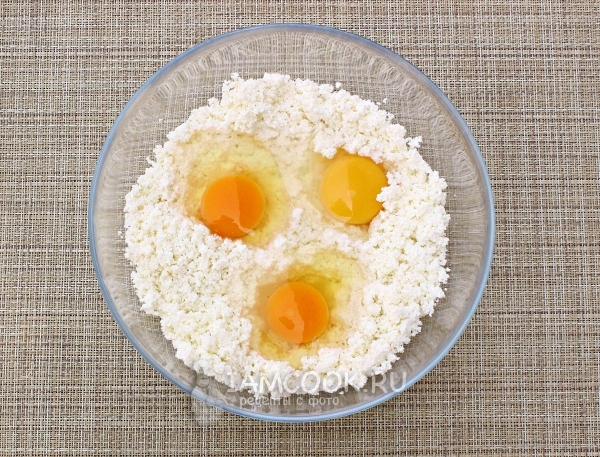 Combine cottage cheese with eggs
