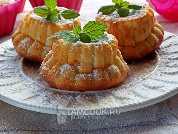 Foto kue keju dengan pisang dan keju cottage di oven