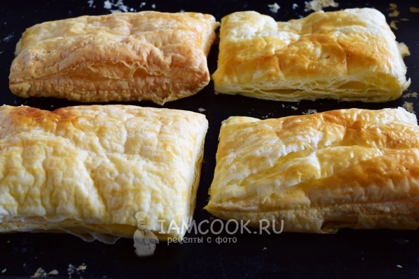Bake the puff pastry