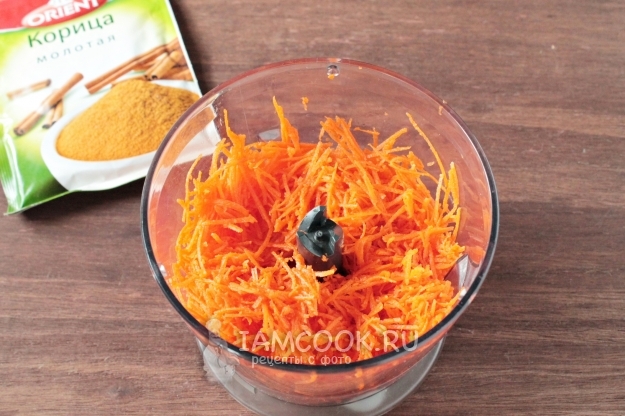Metti le carote nel frullatore