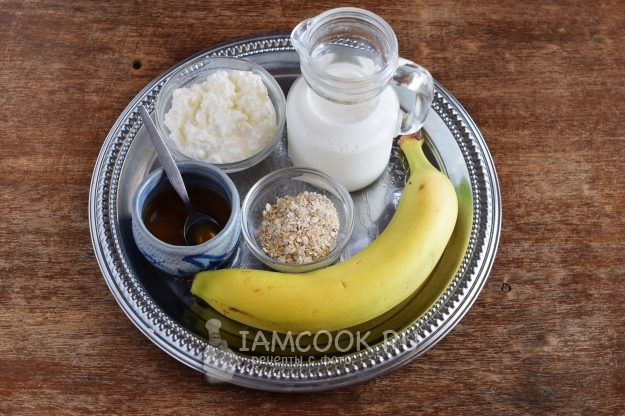 Ingredientes para batidos con cuajada y plátano