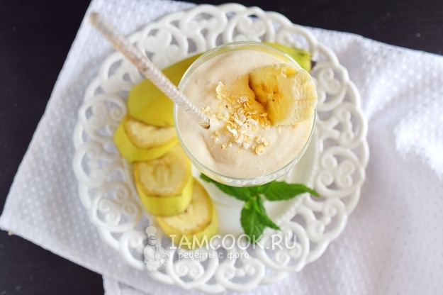 कुटीर चीज़ और केला के साथ smoothies का फोटो