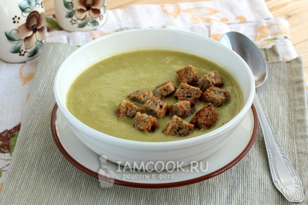 Foto di zuppa di broccoli con fagioli