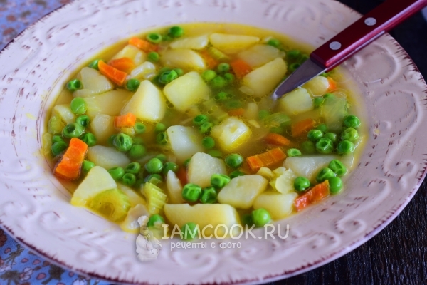 汤配冷冻绿豌豆的照片