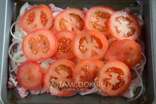 Stavite rajčicu na luk
