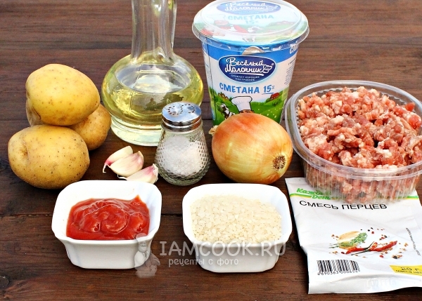 Ingredientes para albóndigas con patatas en el horno