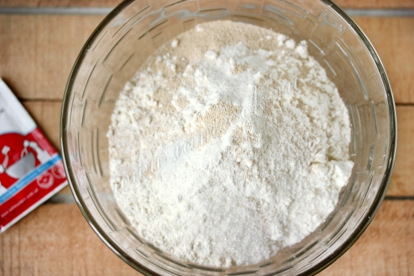小麦粉および酵母