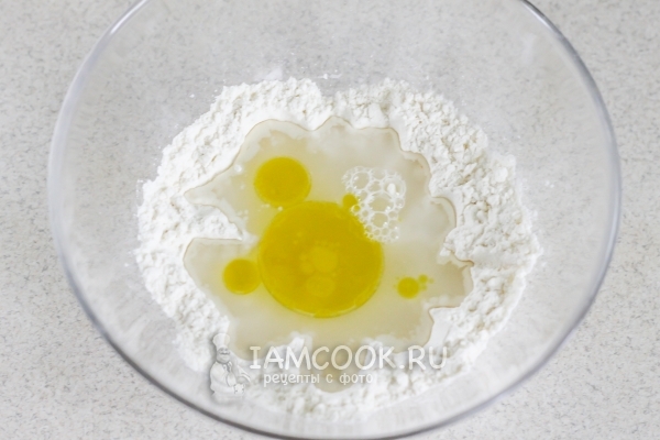 结合面粉，水和油